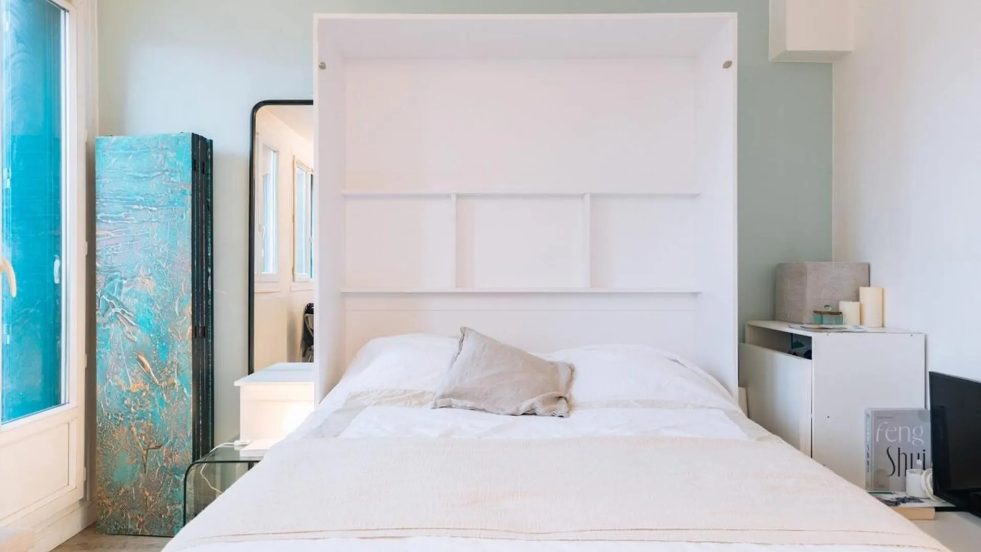 Stylish & Central Studio Apartment Menilmontant! Paříž