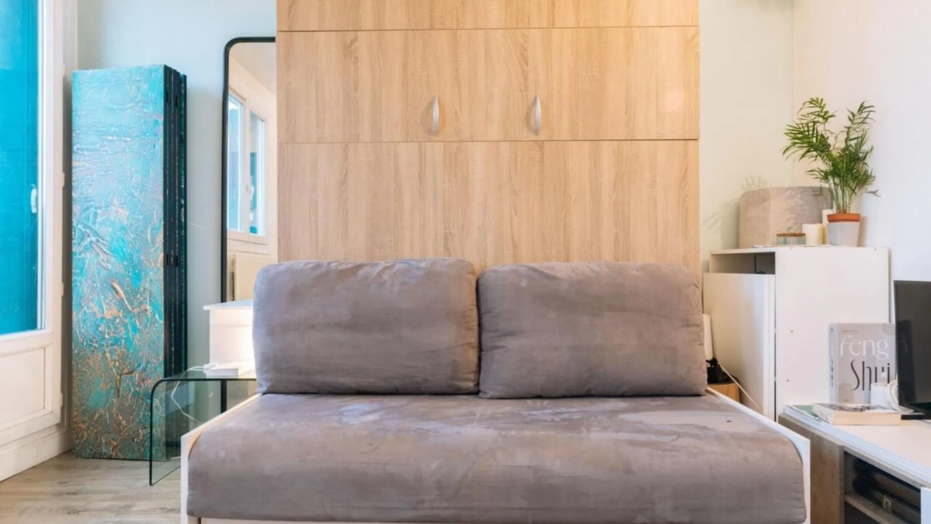 Stylish & Central Studio Apartment Menilmontant! Paris